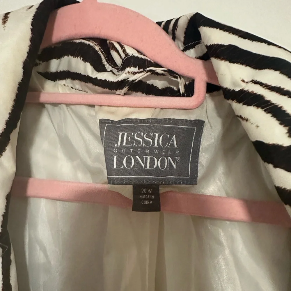 Zebra print trenchcoat - Picture 2 of 2